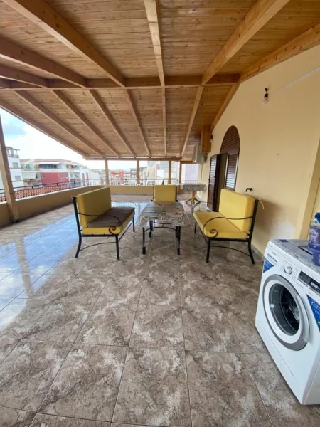 Tirane, jepet me qera apartament+verande | Penthouse 1+1+Aneks+Ballkon Kati 3, 120 m² 400 € (Rruga Muhamed Deliu)