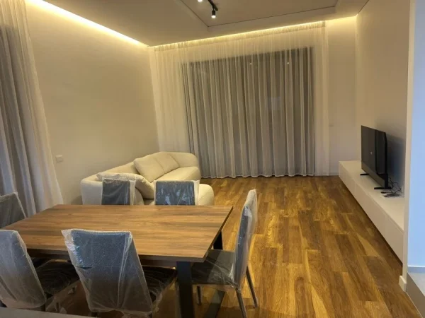 Shqiperi, jepet me qera Vile 3+1+Ballkon , 3.400 € (Lunder)