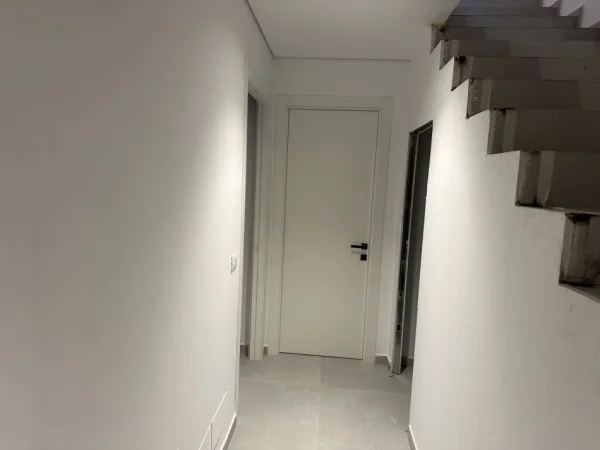 Shqiperi, jepet me qera Vile 3+1+Ballkon , 3.400 € (Lunder)