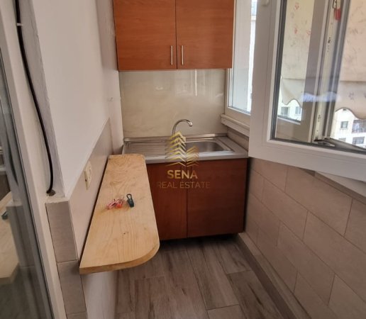 Tirane, jepet me qera apartament 1+1+Ballkon Kati 5, 70 m² 550 € (Don Bosko)