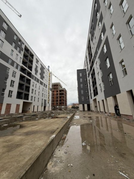 Tirane, shitet ambjent biznesi , 340 m² 900.000 € (Tirana Entry Sheshi Shqiponja)