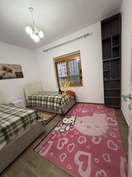 Tirane, jepet me qera apartament 2+1+Ballkon Kati 1, 107 m² 700 € (BULEVARDI I RI)