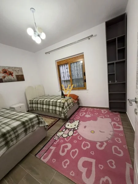Tirane, jepet me qera apartament 2+1+Ballkon Kati 1, 107 m² 700 € (BULEVARDI I RI)