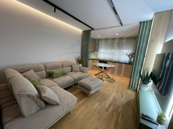 Tirane, jepet me qera apartament 1+1 Kati 2, 65 m² 900 € (Koposhti zoologjik)