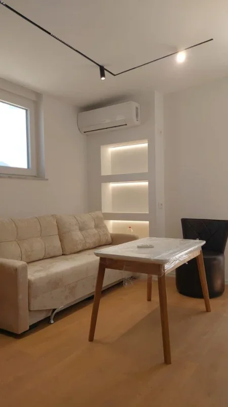 Tirane, jepet me qera apartament 1+1 Kati 9, 77 m² 500 € (MEDRESEJA)