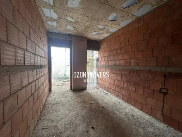 Tirane, shitet apartament 1+1+Ballkon Kati 3, 83 m² 115.920 € (Fusha e aviacionit)