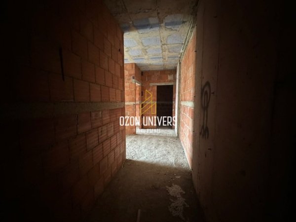 Tirane, shitet apartament 1+1+Ballkon Kati 3, 83 m² 115.920 € (Fusha e aviacionit)