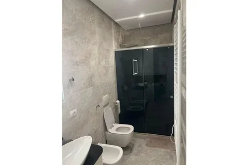 Vlore, jepet me qera apartament 2+1 Kati 9, 86 m² 650 € (Rruga Fiqirete Musta, Vlore)
