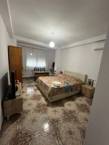 Tirane, jepet me qera apartament+verande | Penthouse 2+1+Aneks+Ballkon Kati 2, 650 € (jordan misja)