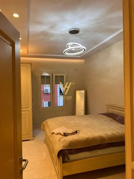 Tirane, jepet me qera apartament 1+1+Ballkon Kati 5, 80 m² 800 € (KINEMA AGIMI)