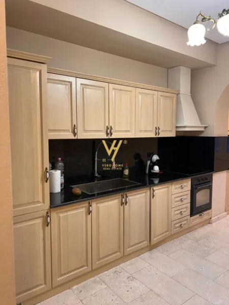 Tirane, jepet me qera apartament 1+1+Ballkon Kati 5, 80 m² 800 € (KINEMA AGIMI)