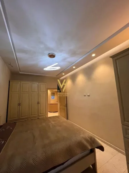 Tirane, jepet me qera apartament 1+1+Ballkon Kati 5, 80 m² 800 € (KINEMA AGIMI)