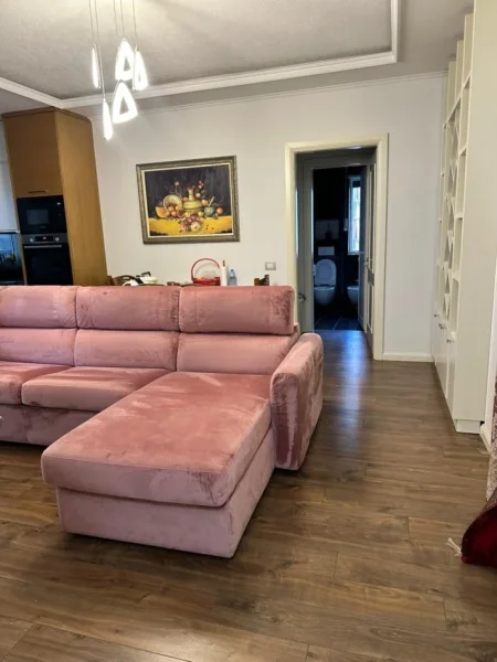 Tirane, jepet me qera apartament 1+1+Ballkon Kati 6, 70 m² 480 € (Fresk)