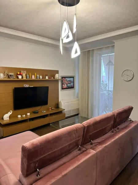 Tirane, jepet me qera apartament 1+1+Ballkon Kati 6, 70 m² 480 € (Fresk)