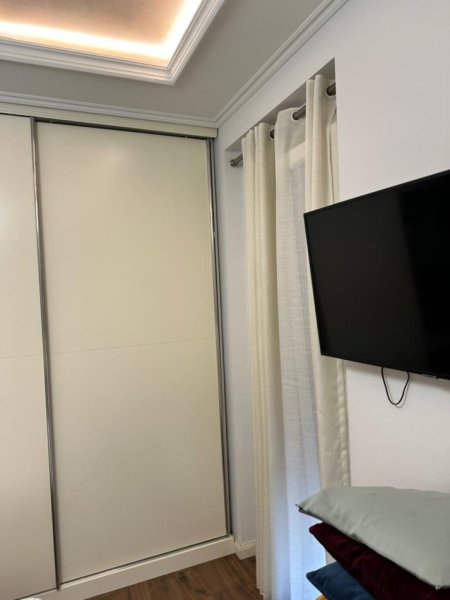 Tirane, jepet me qera apartament 1+1+Ballkon Kati 6, 70 m² 480 € (Fresk)