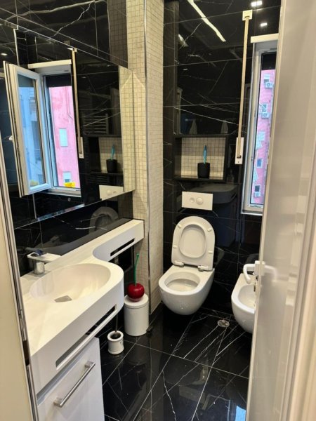 Tirane, jepet me qera apartament 1+1+Ballkon Kati 6, 70 m² 480 € (Fresk)