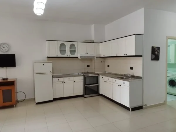 Tirane, jepet me qera apartament 2+1 Kati 8, 74 m² 400 € (Yzberisht)