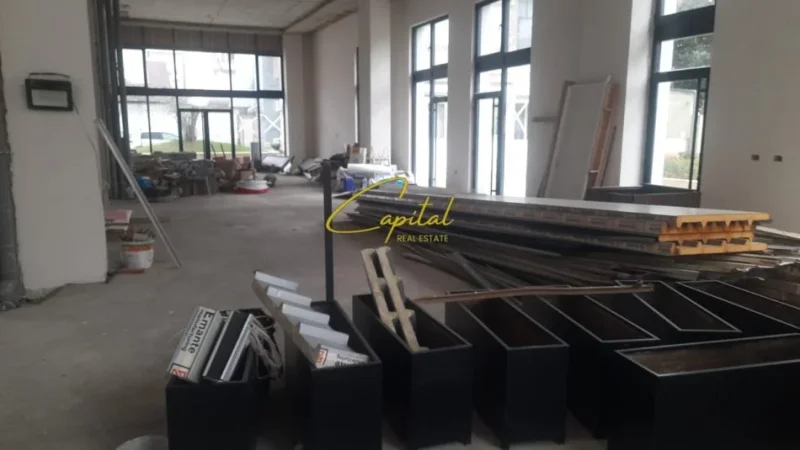 Tirane, shitet ambjent biznesi Kati 0, 365 m² 1.500.000 € (XHAMLLIKU)