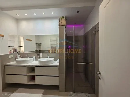 Tirane, jepet me qera apartament 1+1 , 90 m² 900 € 