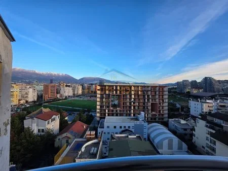 Tirane, jepet me qera apartament 1+1 , 90 m² 900 € 