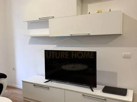 Tirane, jepet me qera apartament 2+1 Kati 4, 75 m² 550 € 