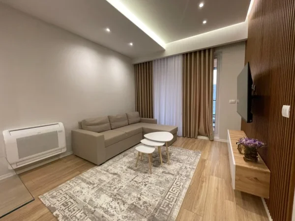 Tirane, jepet me qera apartament 1+1+Ballkon Kati 6, 64 m² 550 € 
