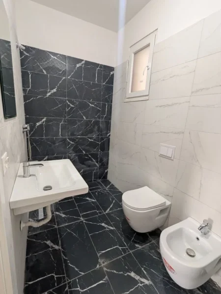 Tirane, jepet me qera apartament 2+1 Kati 2, 81 m² 630 € (Don Bosko)