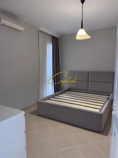 Tirane, jepet me qera apartament 1+1 Kati 2, 60 m² 650 € (ISH PARKU)