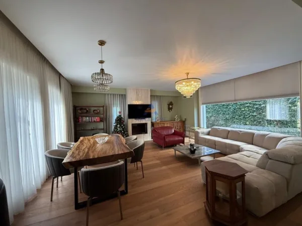 Tirane, shitet Vile 3 Katshe Kati 4, 392 m² 1.380.000 € 