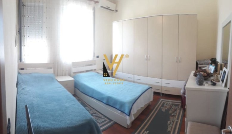 Tirane, jepet me qera apartament 1+1+Ballkon Kati 7, 60 m² 800 € (PAZARI I RI)