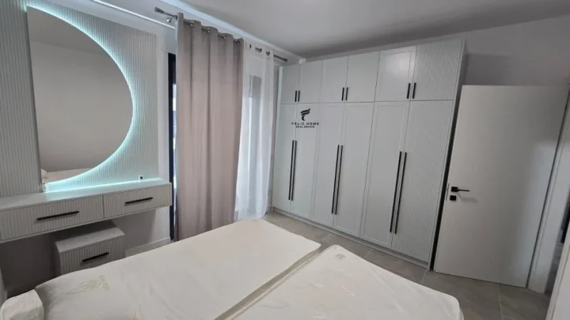 Tirane, jepet me qera apartament 1+1 Kati 5, 65 m² 550 € (KINOSTUDIO)