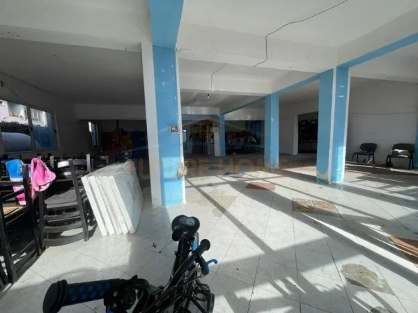 Tirane, jepet me qera ambjent biznesi Kati 0, 328 m² 1.250 € (BABRRU)