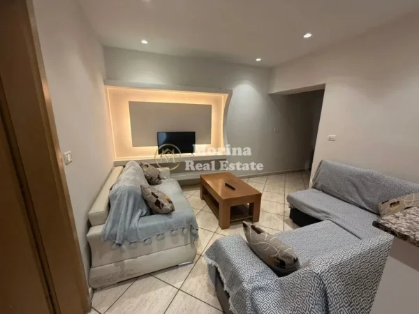 Tirane, jepet me qera apartament 1+1 Kati 2, 55 m² 550 € (Rruga e Kavajes)