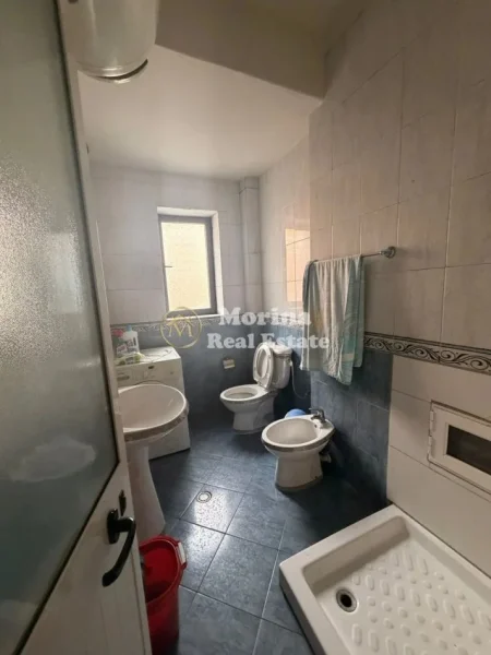 Tirane, jepet me qera apartament 1+1 Kati 2, 55 m² 550 € (Rruga e Kavajes)