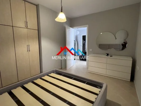 Tirane, jepet me qera apartament 1+1+Ballkon Kati 2, 60 m² 672 € (RRUGA FROSINA PLAKU,21 DHJETORI)