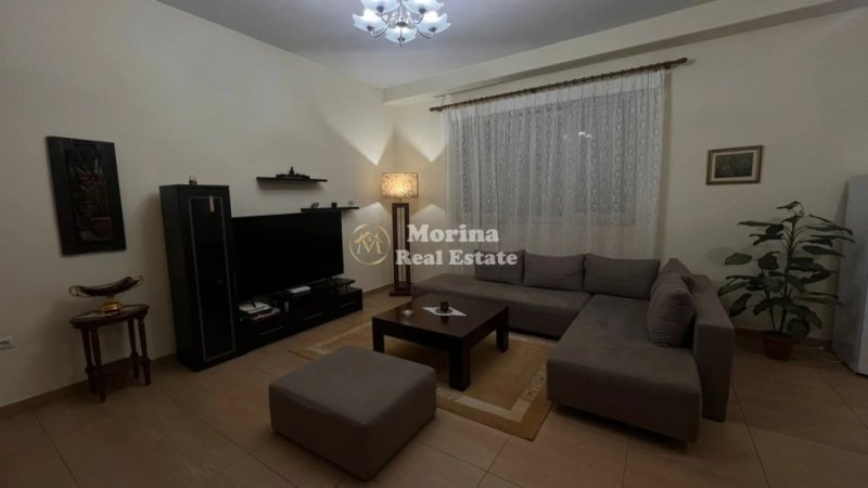 Tirane, jepet me qera apartament 2+1 Kati 3, 110 m² 900 € (Qender)