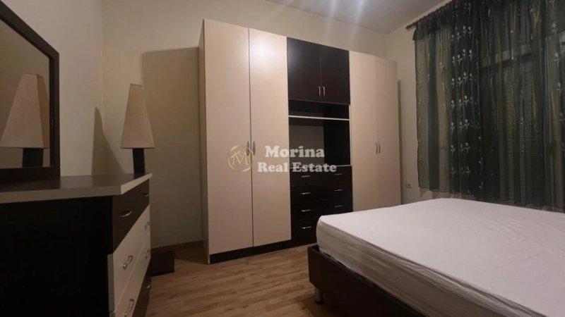 Tirane, jepet me qera apartament 2+1 Kati 3, 110 m² 900 € (Qender)
