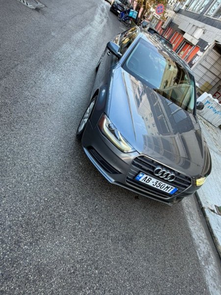 Tirane, shes makine Audi A4 Premium Plus Benzin-Gaz Benzin+Gaz, gri e erret automatik Klima 205.000 km 7.300 €