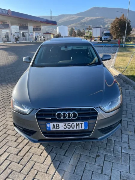 Tirane, shes makine Audi A4 Premium Plus Benzin-Gaz Benzin+Gaz, gri e erret automatik Klima 205.000 km 7.300 €