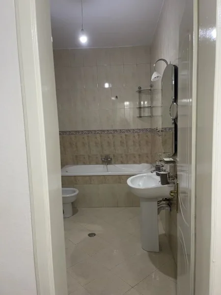 Tirane, jepet me qera apartament 2+1 Kati 4, 102 m² 69,000 ALL