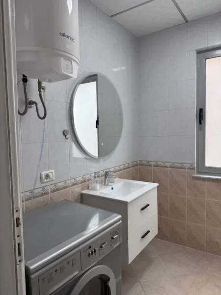 Tirane, jepet me qera apartament 1+1 Kati 2, 60 m² 60 € (Rruga Ndre Mjeda)