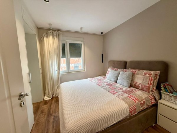 Tirane, shes apartament 2+1+Aneks+Ballkon Kati 4, 109 m² 240.000 € 