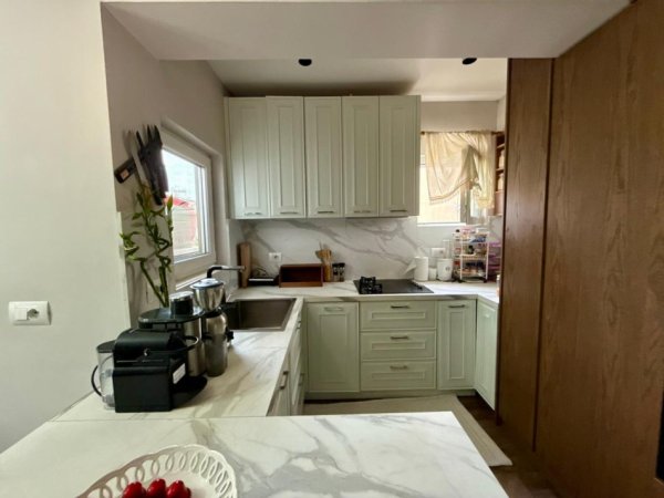 Tirane, shes apartament 2+1+Aneks+Ballkon Kati 4, 109 m² 240.000 € 