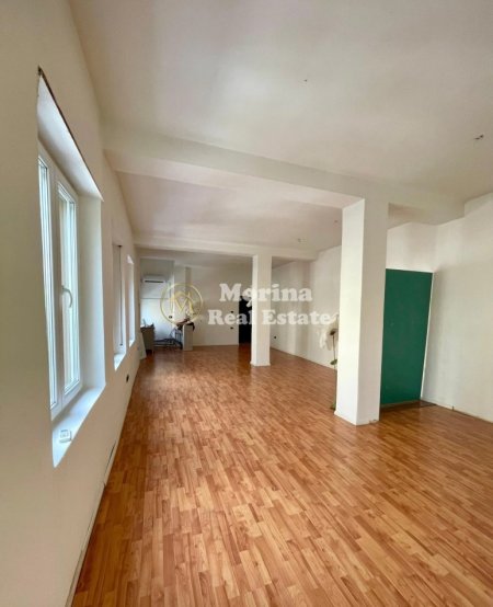 Tirane, jepet me qera ambjent biznesi Kati 3, 70 m² 800 € (Blloku)