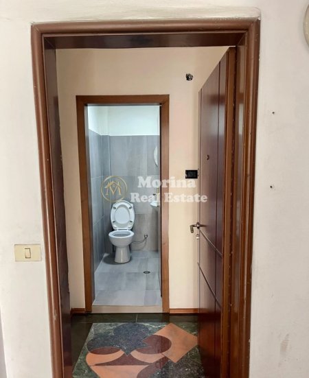 Tirane, jepet me qera ambjent biznesi Kati 3, 70 m² 800 € (Blloku)