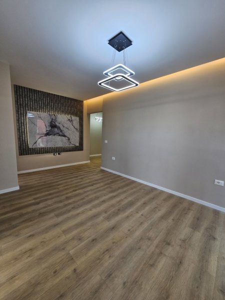 Tirane, shitet nga Pronari, pa-komision apartament 2+1+Aneks+Ballkon Kati 4, 79 m² 189.000 € (Hoxhe vokrri)