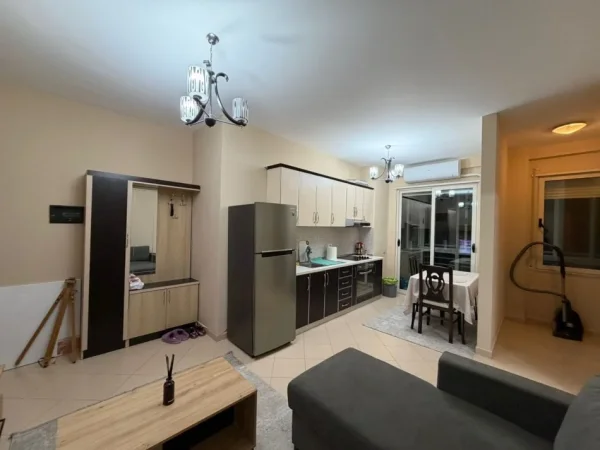 Tirane, shitet apartament 1+1 Kati 2, 122.000 € 