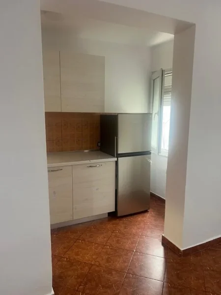 Tirane, jepet me qera apartament 2+1 Kati 5, 60 m² 520 € (Rruga Asim Vokshi)