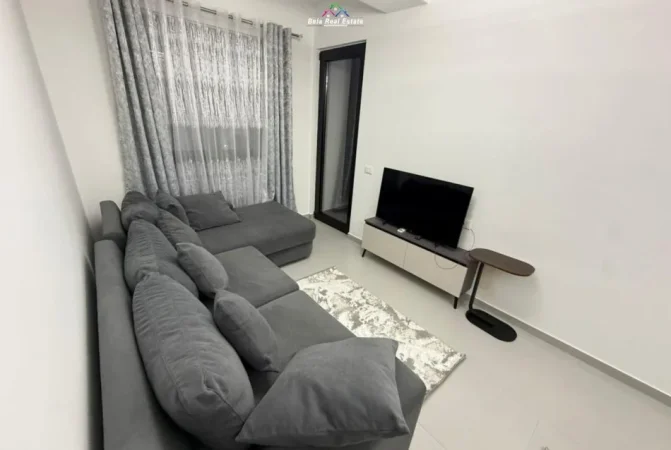Tirane, jepet me qera apartament 1+1 Kati 10, 60 m² 570 € (Rruga e Dibres)