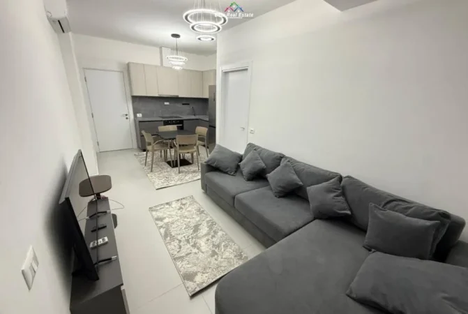Tirane, jepet me qera apartament 1+1 Kati 10, 60 m² 570 € (Rruga e Dibres)